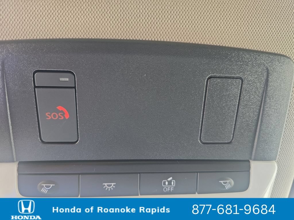 Used 2024 Nissan Rogue SV AWD/4WD image 29