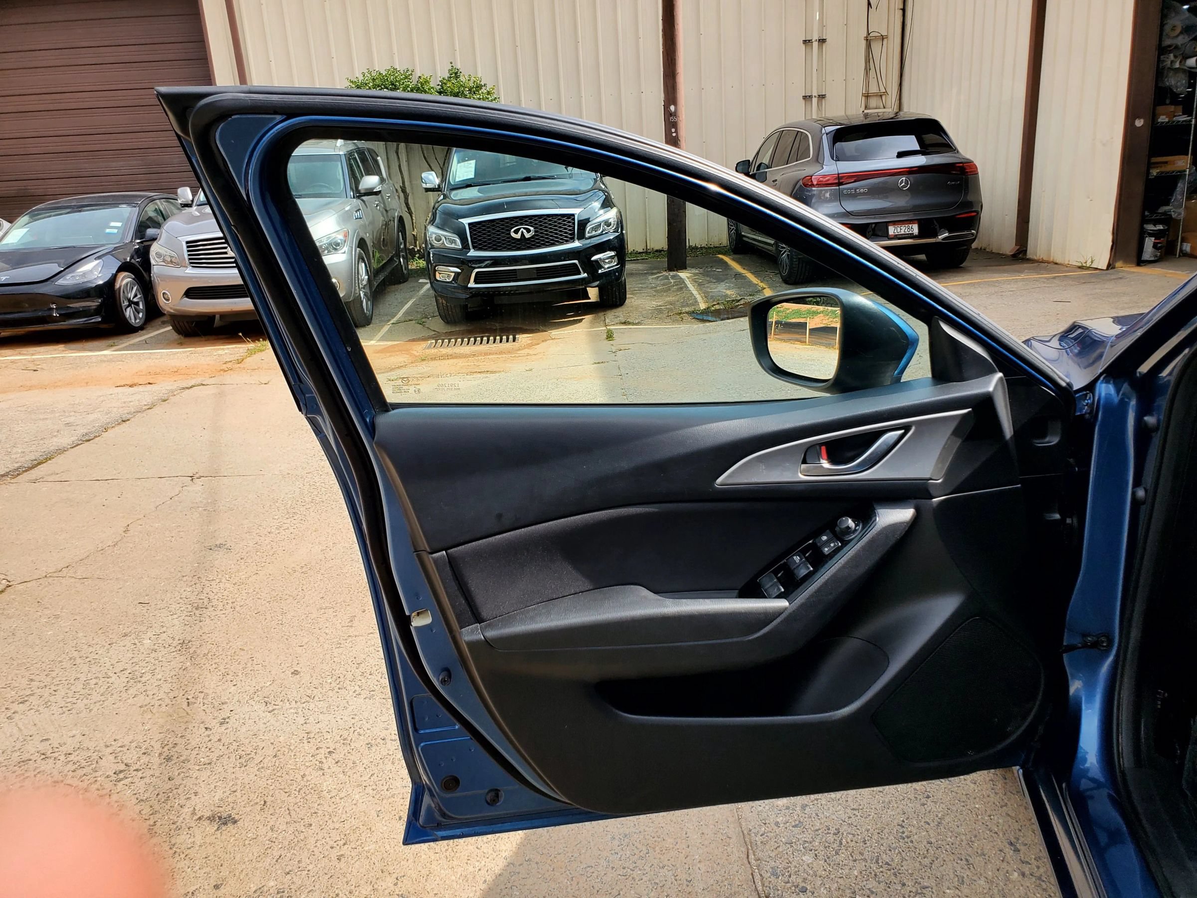 Used 2017 MAZDA MAZDA3 Sport w/ Preferred Equipment Package FWD image 28