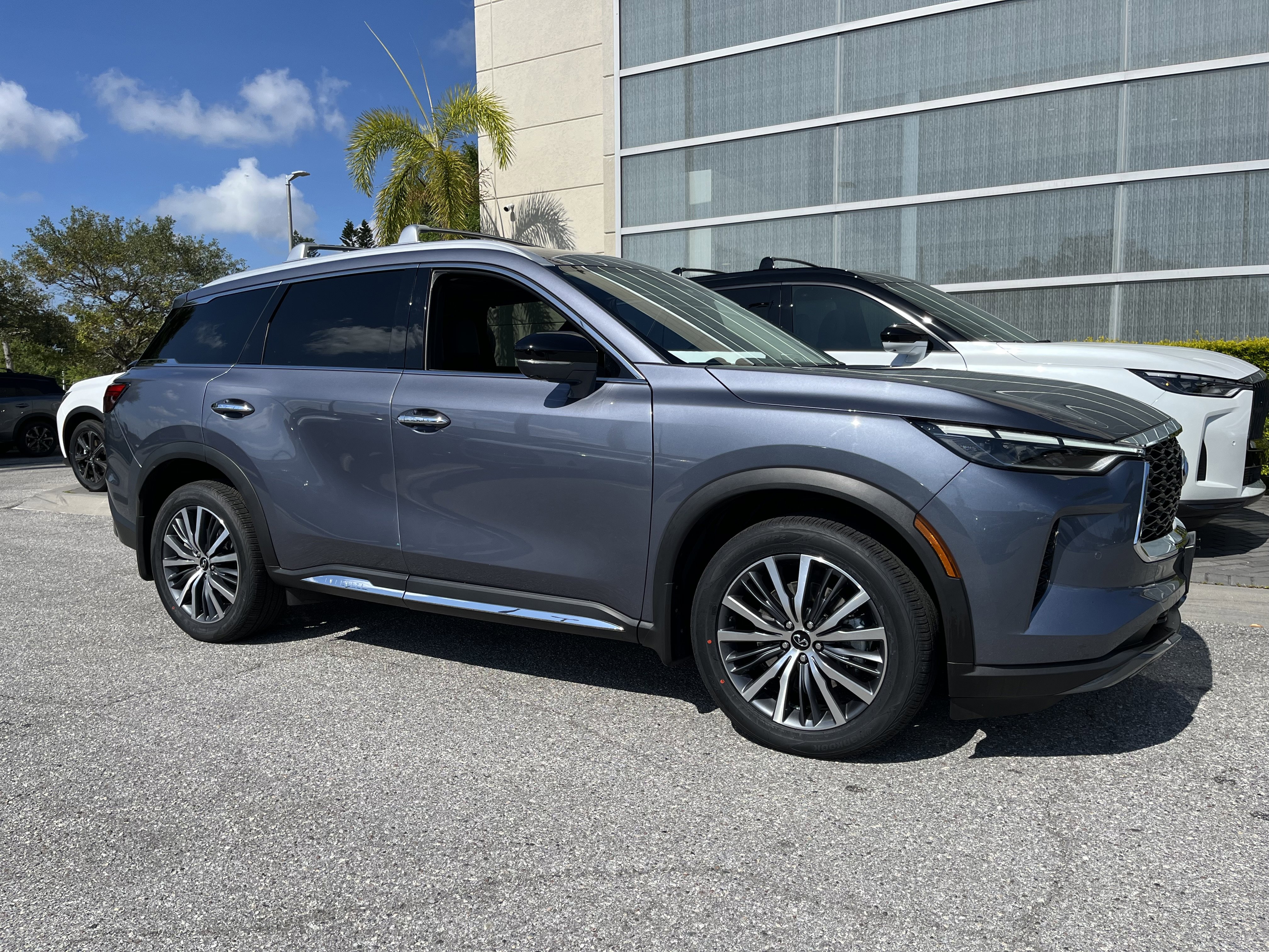 Certified 2023 INFINITI QX60 Sensory w/ Vision Package AWD/4WD image 11