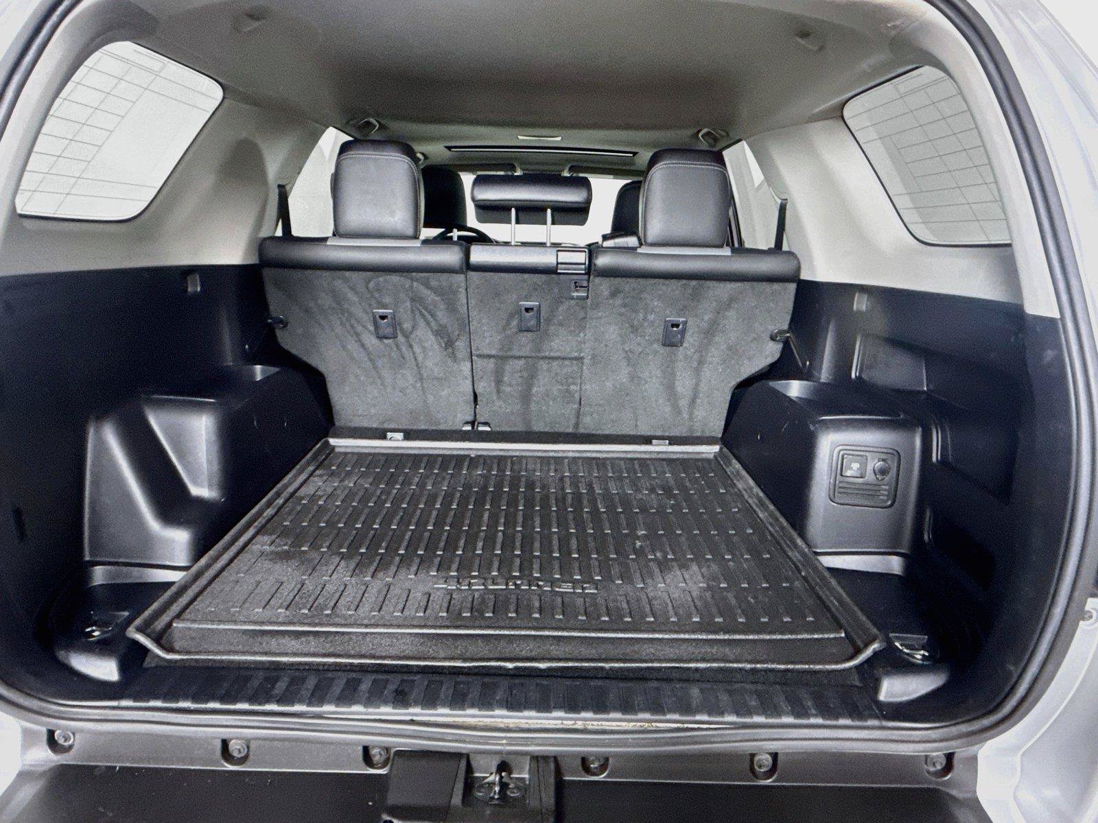 Used 2016 Toyota 4Runner SR5 Premium RWD image 39