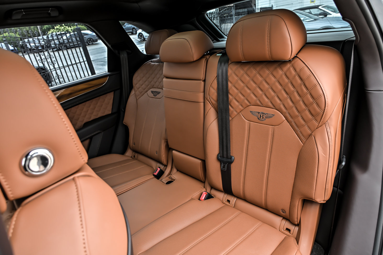 Used 2022 Bentley Bentayga AWD/4WD image 24