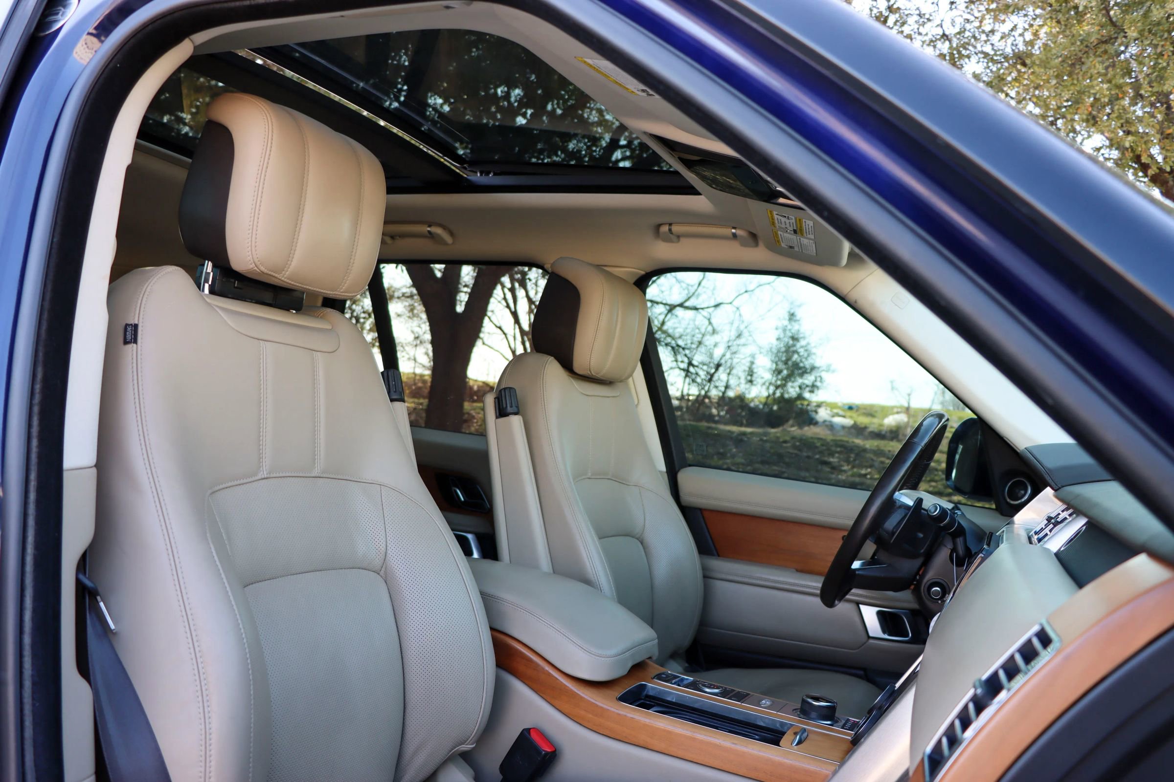 Used 2019 Land Rover Range Rover Supercharged AWD/4WD image 21