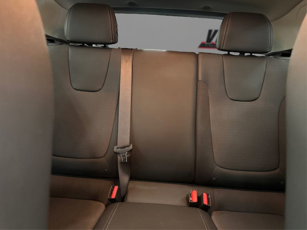 Used 2025 Buick Encore GX Preferred image 19