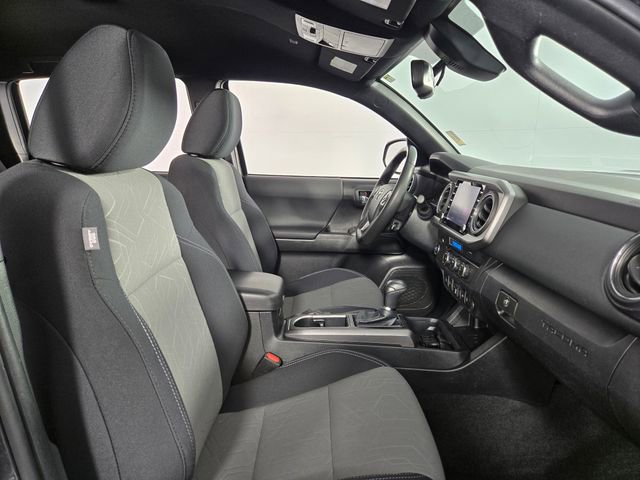 Used 2022 Toyota Tacoma TRD Sport w/ Technology Package RWD image 11