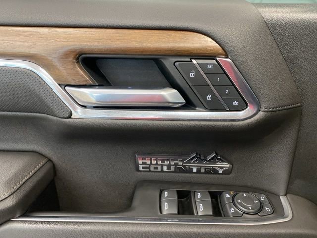 Used 2022 Chevrolet Silverado 1500 High Country w/ High Country Premium Package AWD/4WD image 28