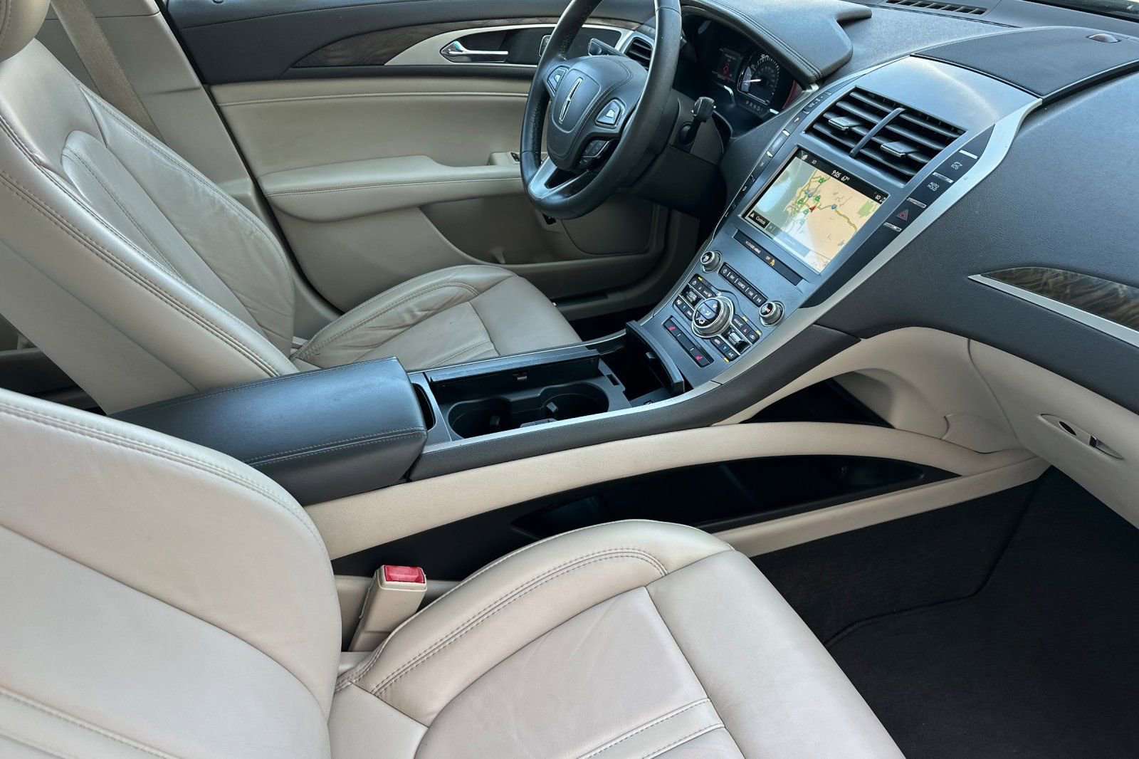 Used 2019 Lincoln MKZ Reserve FWD image 14