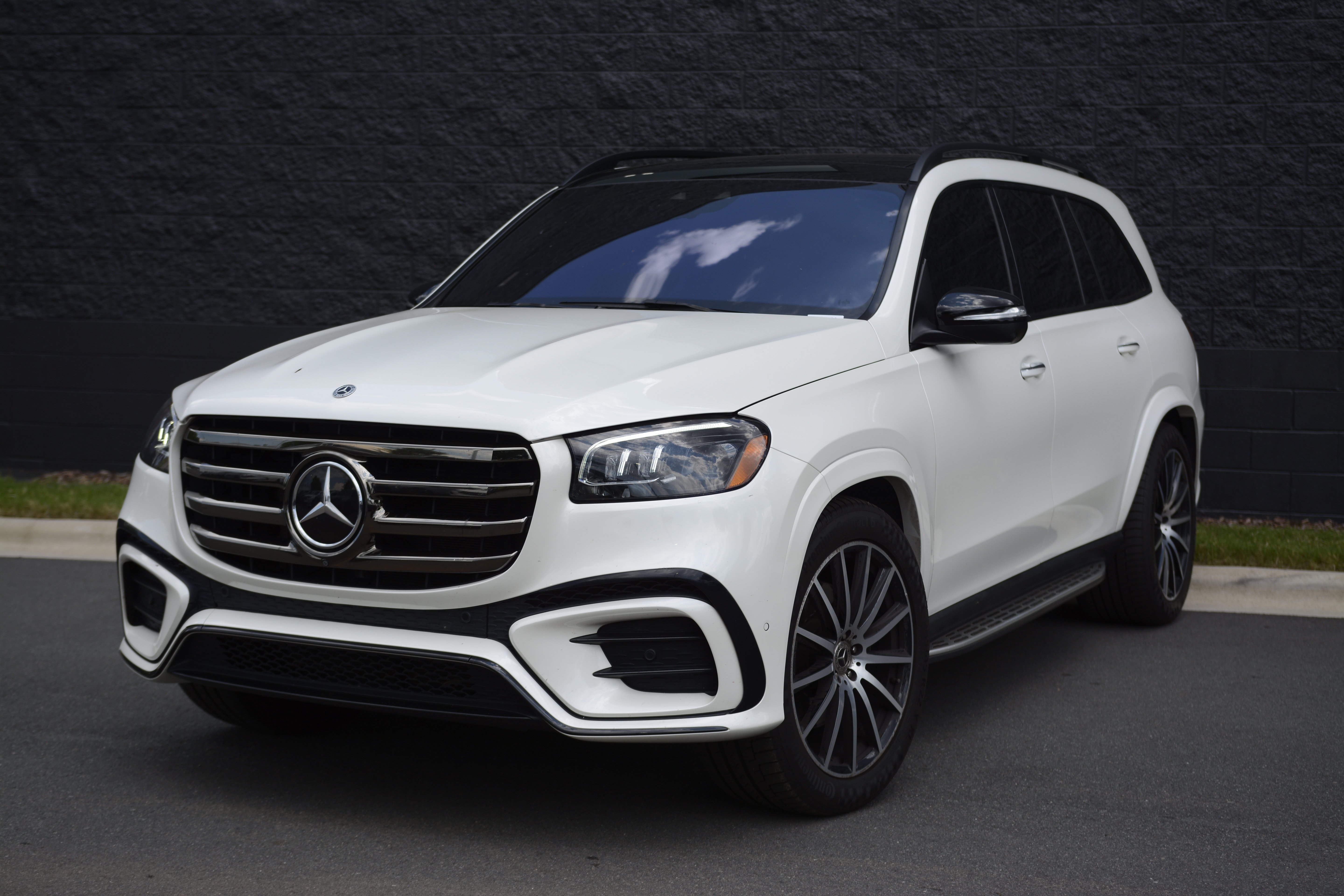 Used 2024 Mercedes-Benz GLS 450 4MATIC video 1