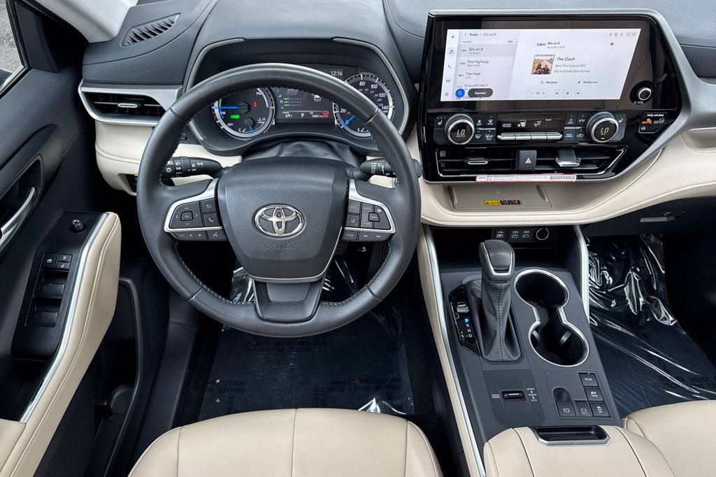 Certified 2025 Toyota Highlander XLE AWD/4WD image 13