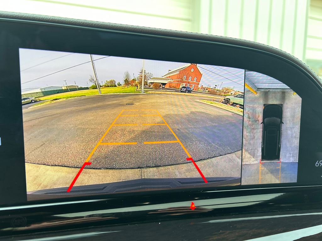 Certified 2023 Cadillac Escalade Sport Platinum w/ LPO, ONYX Package image 30