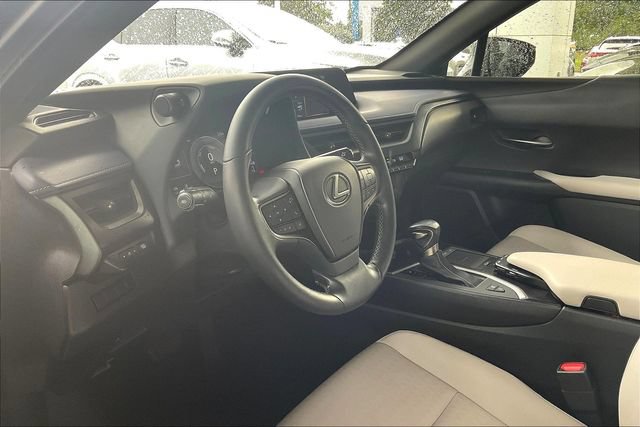 Used 2019 Lexus UX 250h w/ Accessory Package 2 AWD/4WD image 17