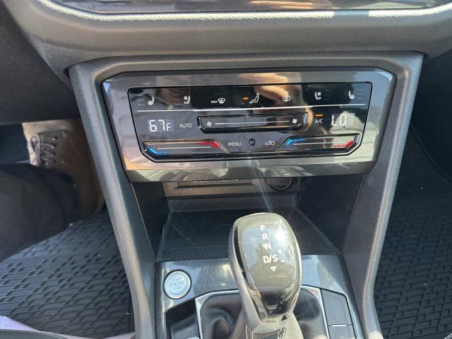 Used 2022 Volkswagen Tiguan SEL R-Line AWD/4WD image 21