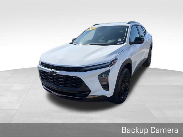Used 2025 Chevrolet Trax ACTIV w/ Sunroof Package FWD image 6