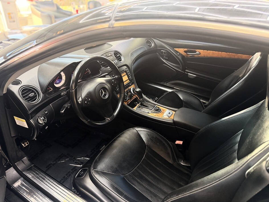 Used 2011 Mercedes-Benz SL 550 image 8