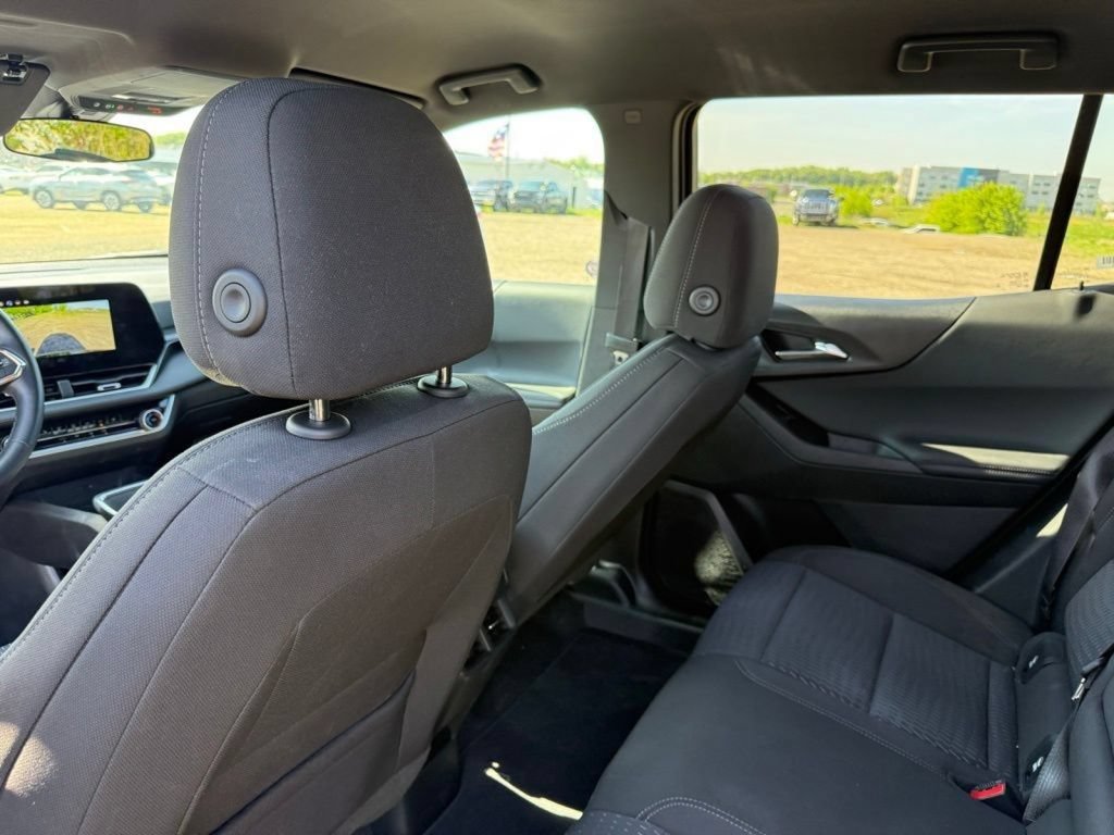Used 2026 Chevrolet Equinox LT FWD image 35