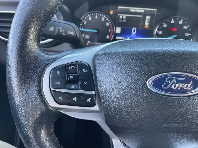 Used 2023 Ford Explorer XLT w/ Equipment Group 202A AWD/4WD image 37
