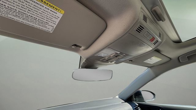 Used 2023 Volkswagen Jetta SE w/ Panoramic Sunroof Package FWD image 28