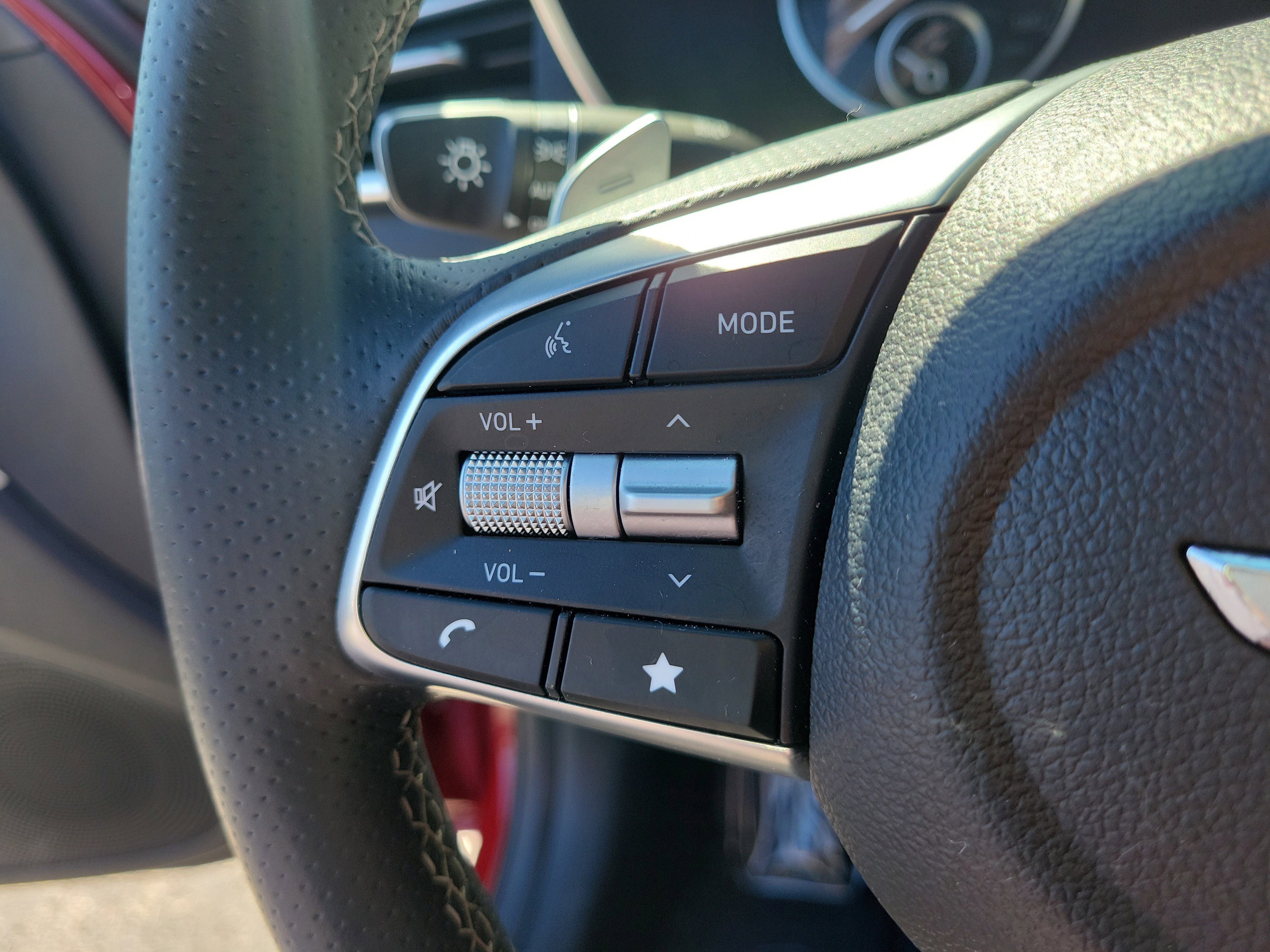 Used 2023 Genesis G70 2.0T RWD image 19