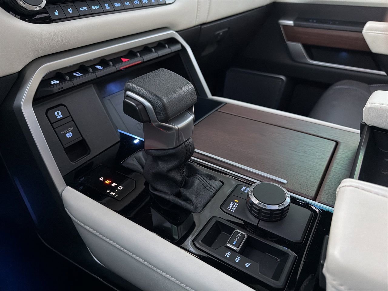 Used 2024 Toyota Sequoia Capstone image 13