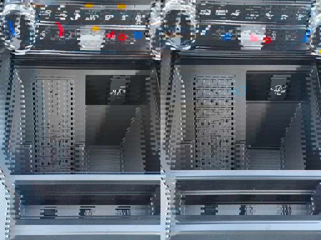 New 2025 Ford F350 Lariat w/ Lariat Ultimate Package image 18