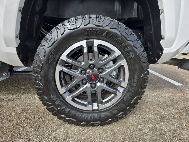 Certified 2025 Toyota Tacoma TRD Sport image 33