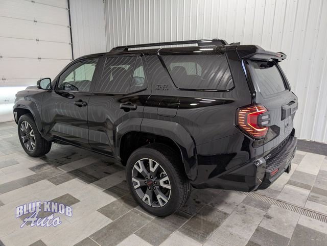 Used 2025 Toyota 4Runner TRD Sport AWD/4WD image 2