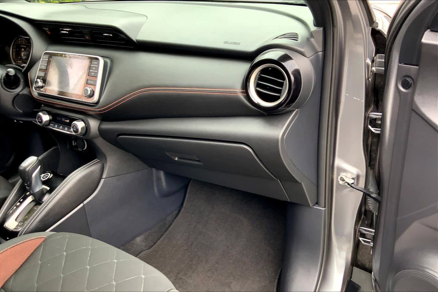 Used 2019 Nissan Kicks SR image 17