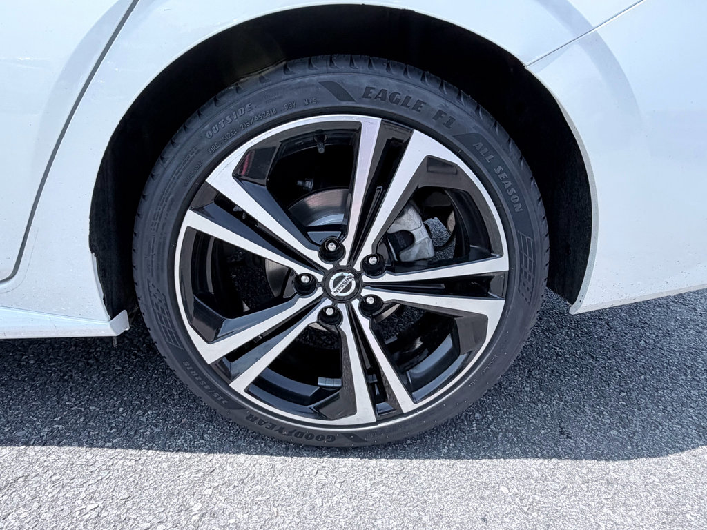 Used 2020 Nissan Sentra SR w/ Electronics Package FWD image 27