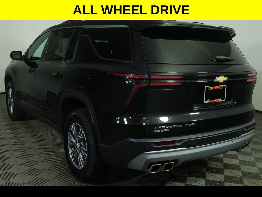 Used 2025 Chevrolet Traverse LT image 5
