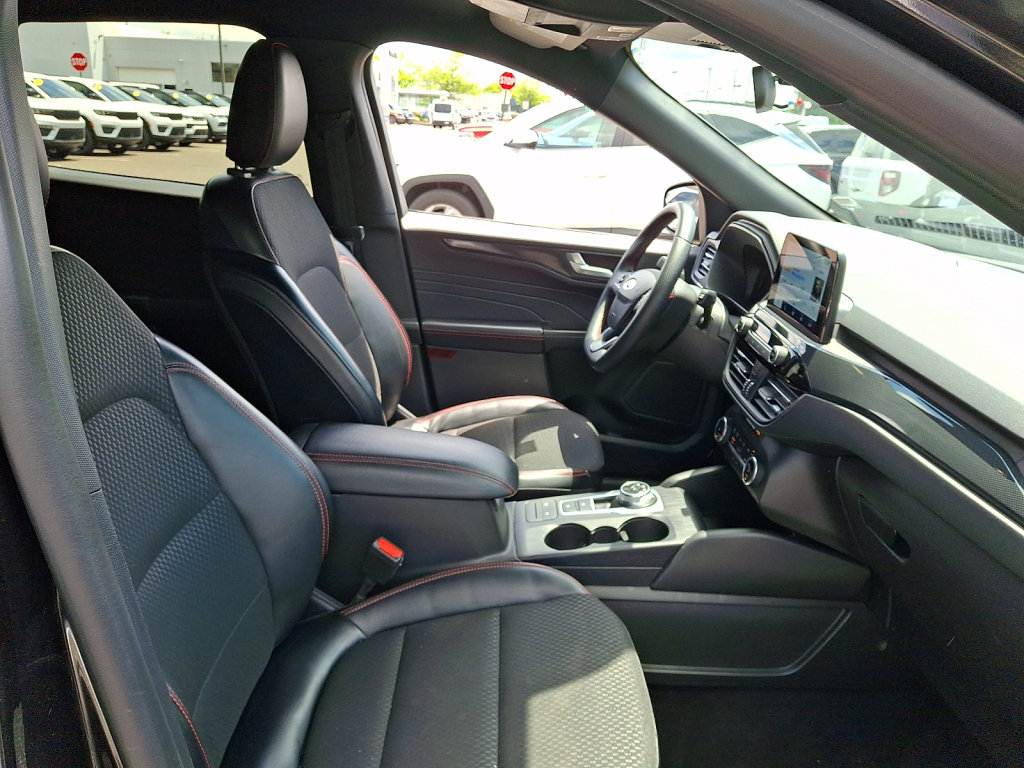 Used 2025 Ford Escape ST-Line AWD/4WD image 12