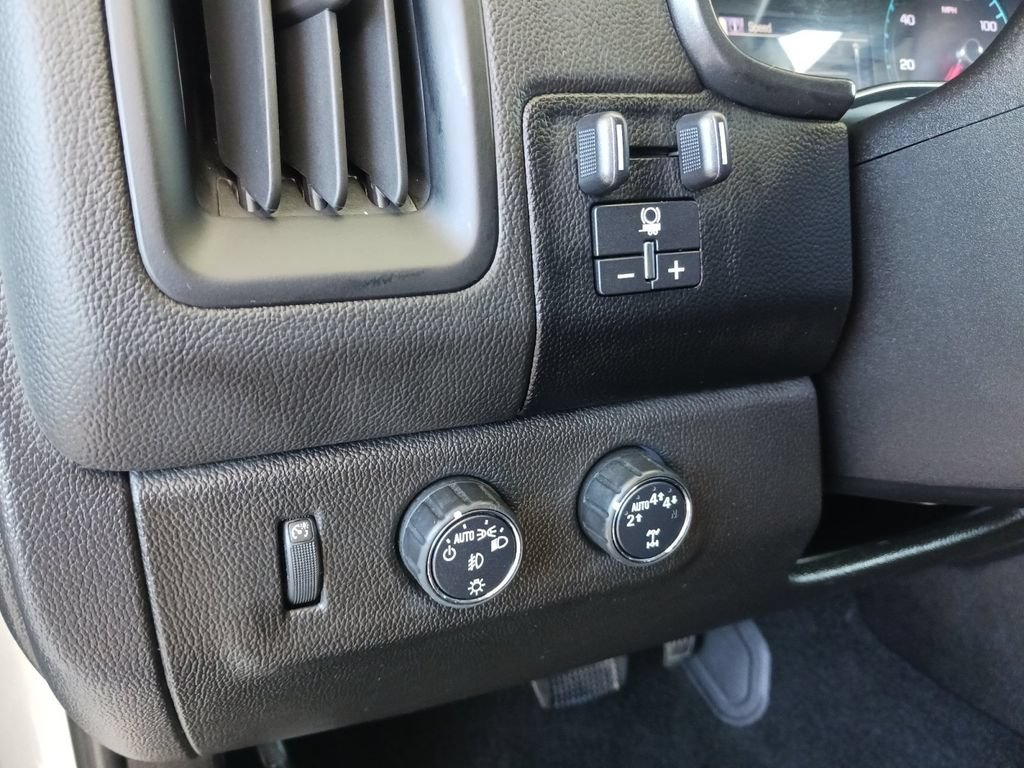 Used 2018 Chevrolet Colorado LT w/ LT Convenience Package AWD/4WD image 36