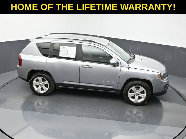 Used 2017 Jeep Compass Latitude AWD/4WD image 46