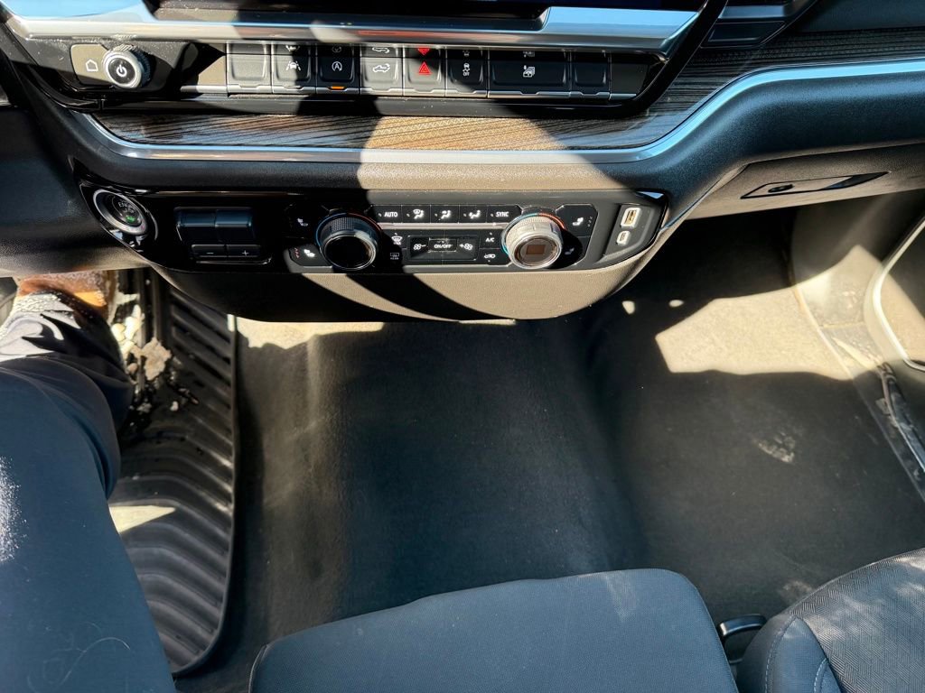 Used 2025 Chevrolet Silverado 1500 LT image 19