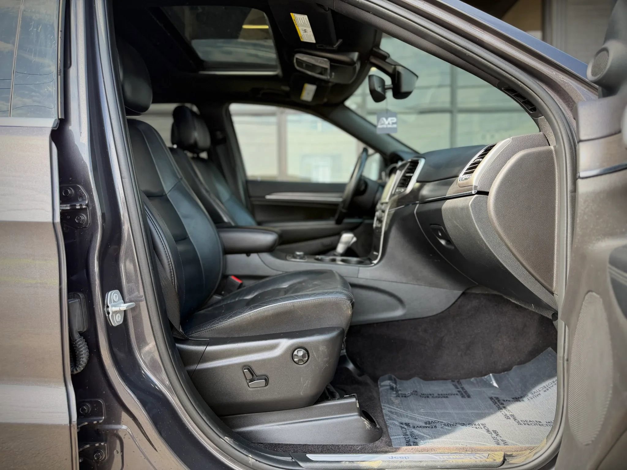 Used 2018 Jeep Grand Cherokee Limited AWD/4WD image 22