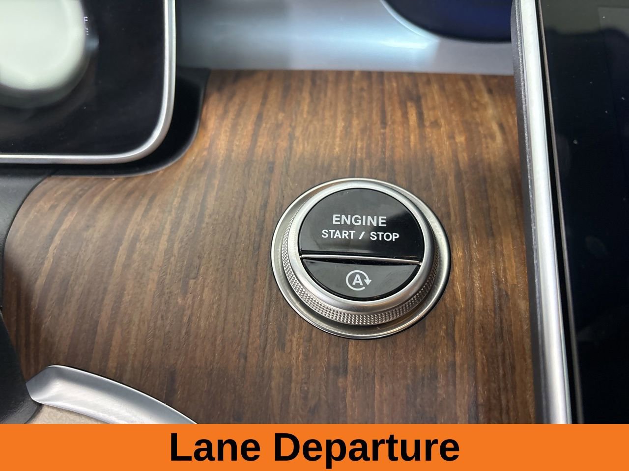 Used 2025 Mercedes-Benz C 300 4MATIC Sedan image 16