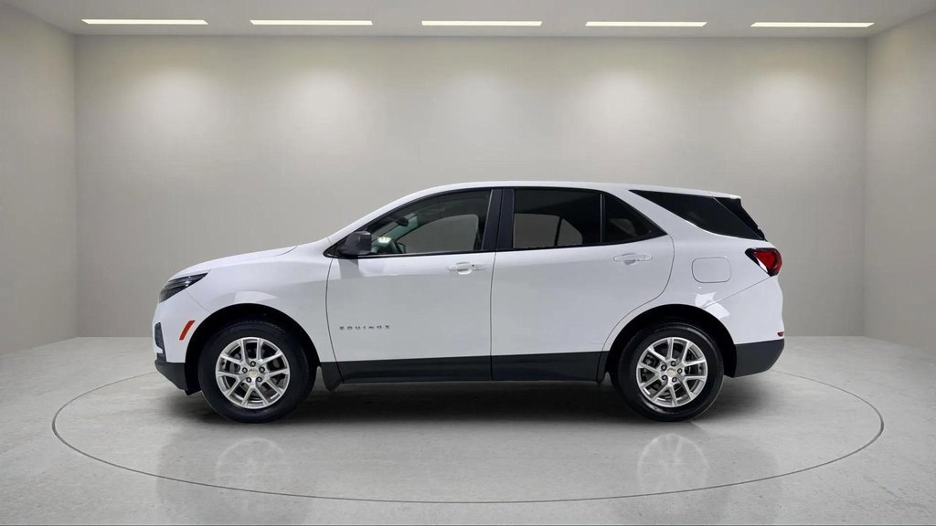 Used 2024 Chevrolet Equinox LS image 15