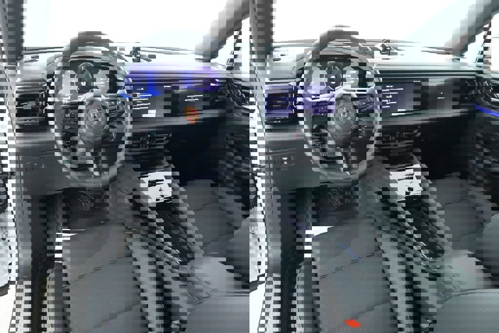 Used 2025 Porsche Macan Electric w/ Premium Package image 11