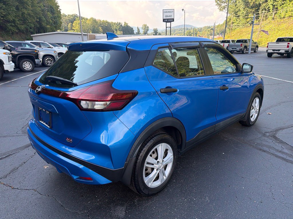 Used 2022 Nissan Kicks S FWD image 4