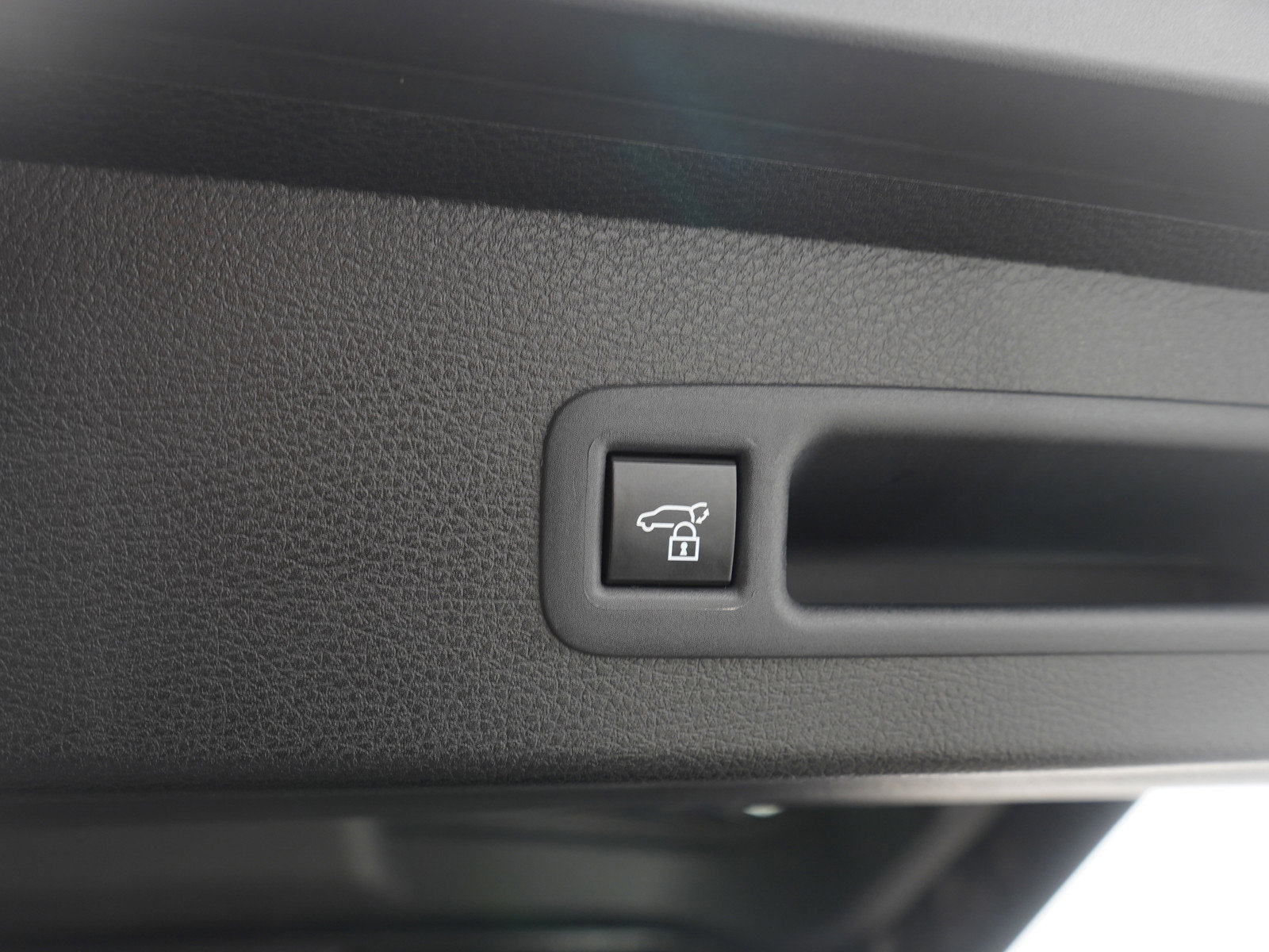 Used 2025 Toyota Sienna XLE image 11