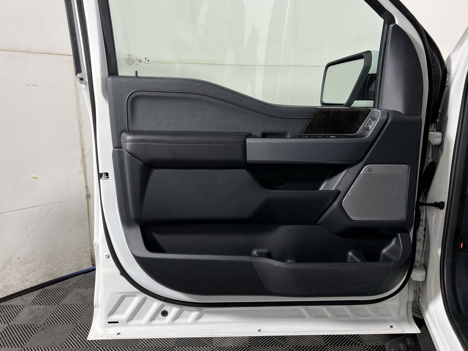 Used 2023 Ford F150 Lightning Lariat AWD/4WD image 14