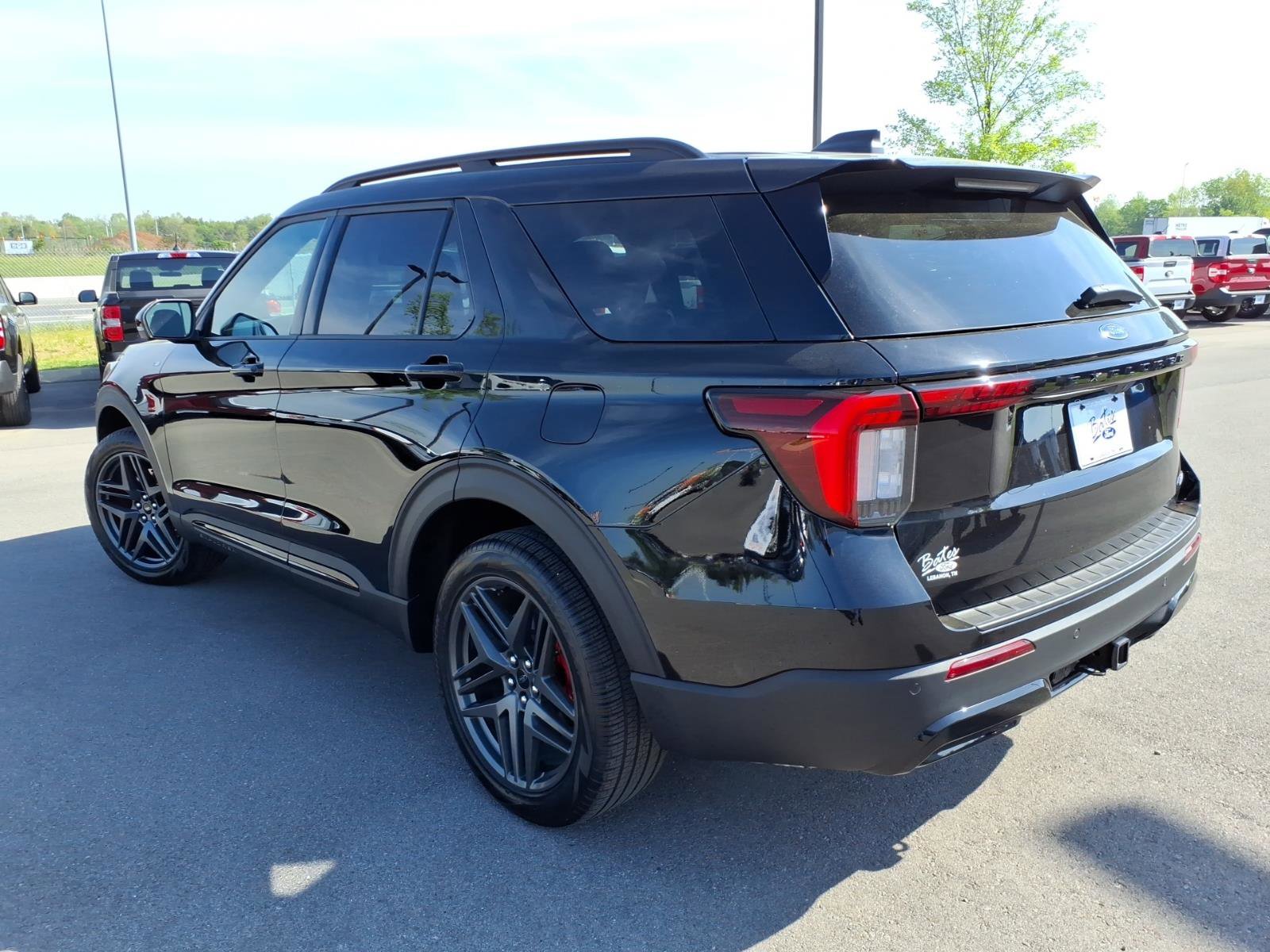 Certified 2025 Ford Explorer ST-Line w/ Premium Package image 5