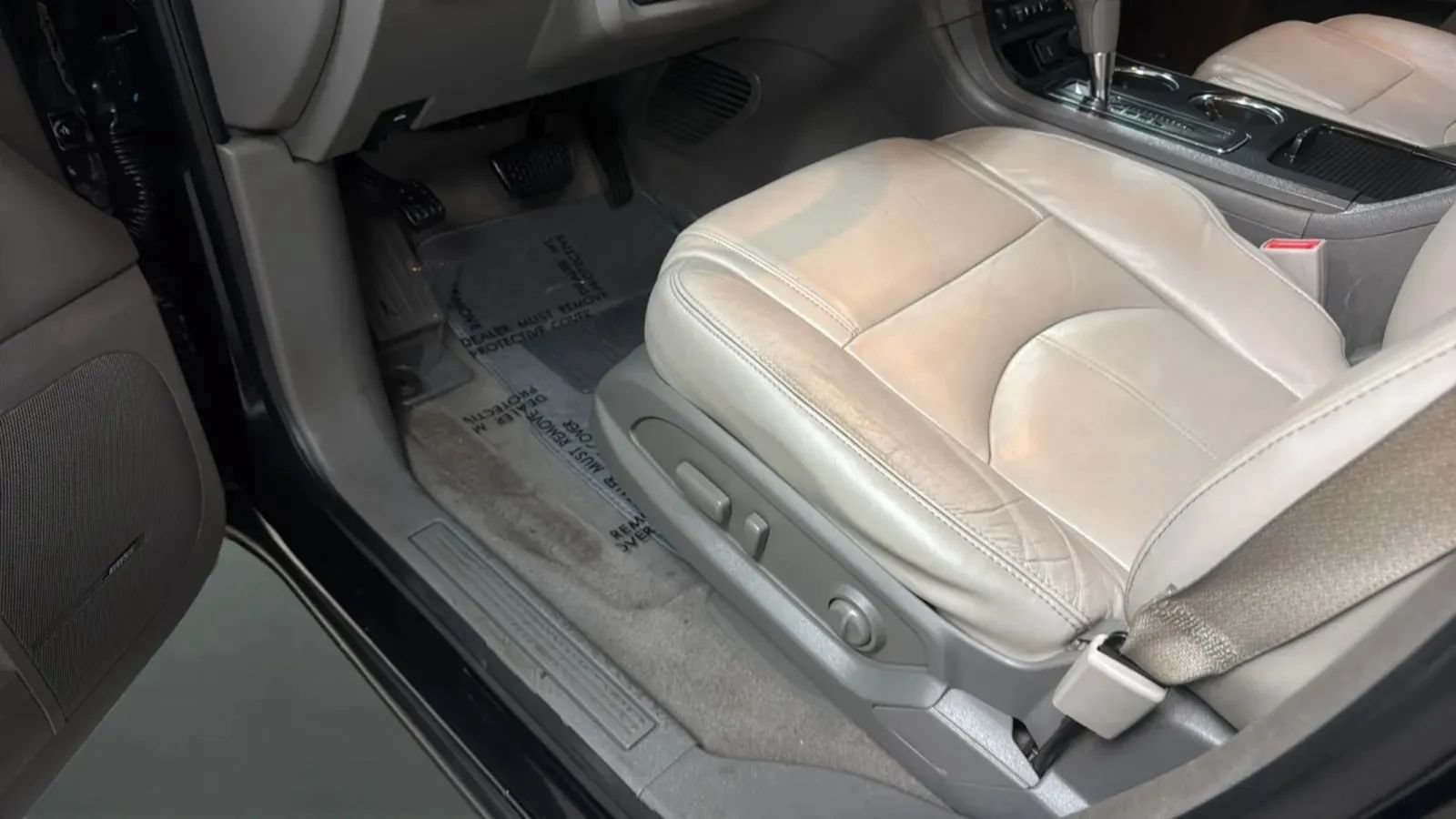 Used 2015 Chevrolet Traverse LT FWD image 26
