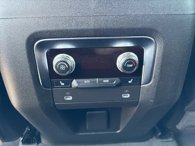 Used 2024 GMC Yukon AT4 w/ Technology Package AWD/4WD image 16