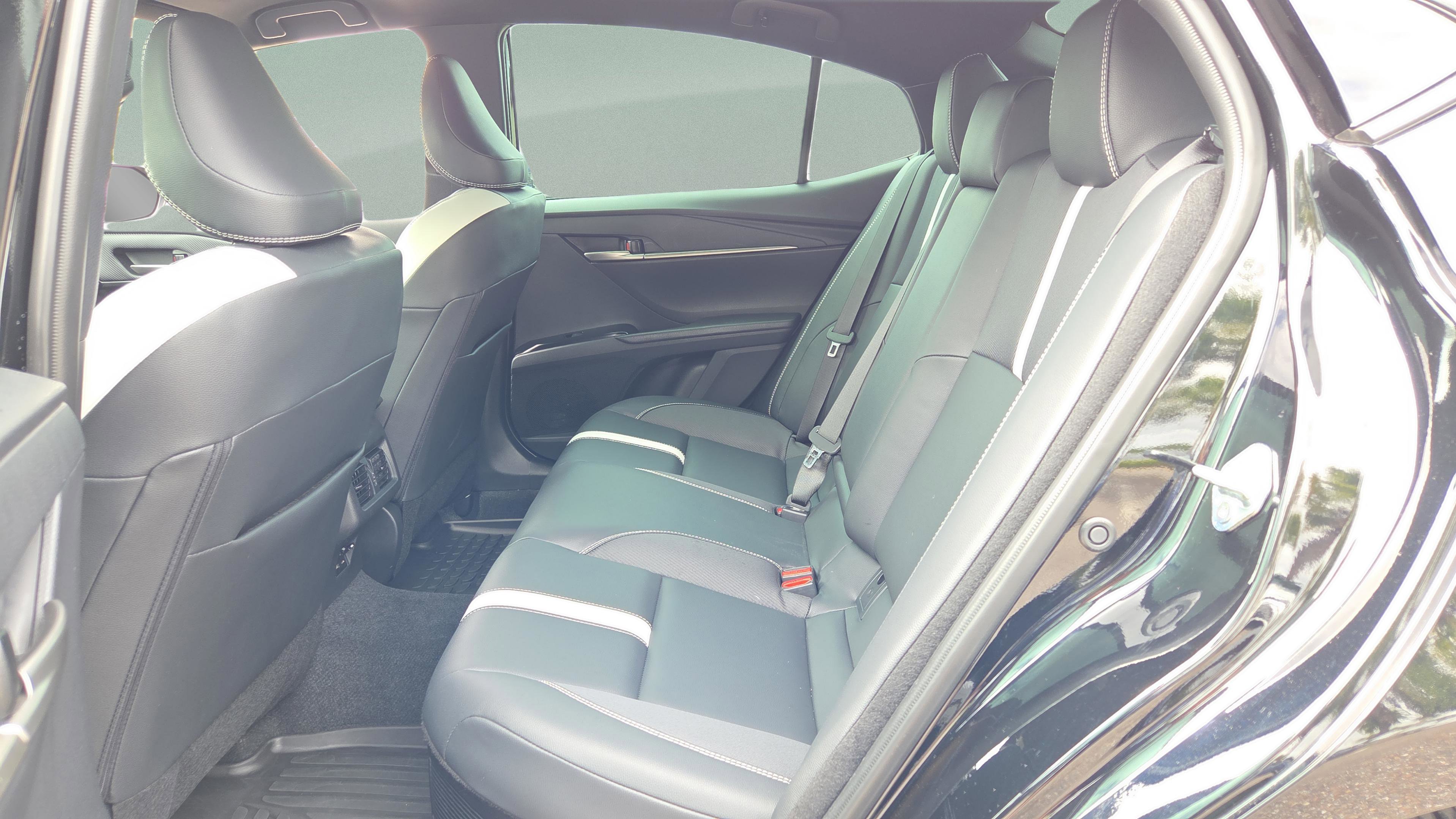 Used 2025 Toyota Camry SE FWD image 10