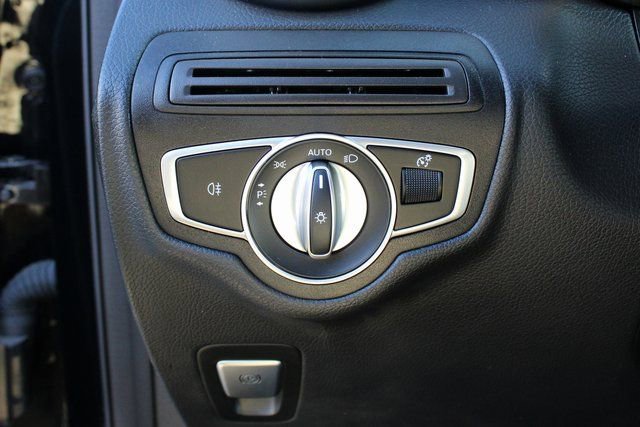 Used 2022 Mercedes-Benz GLC 300 4MATIC image 16
