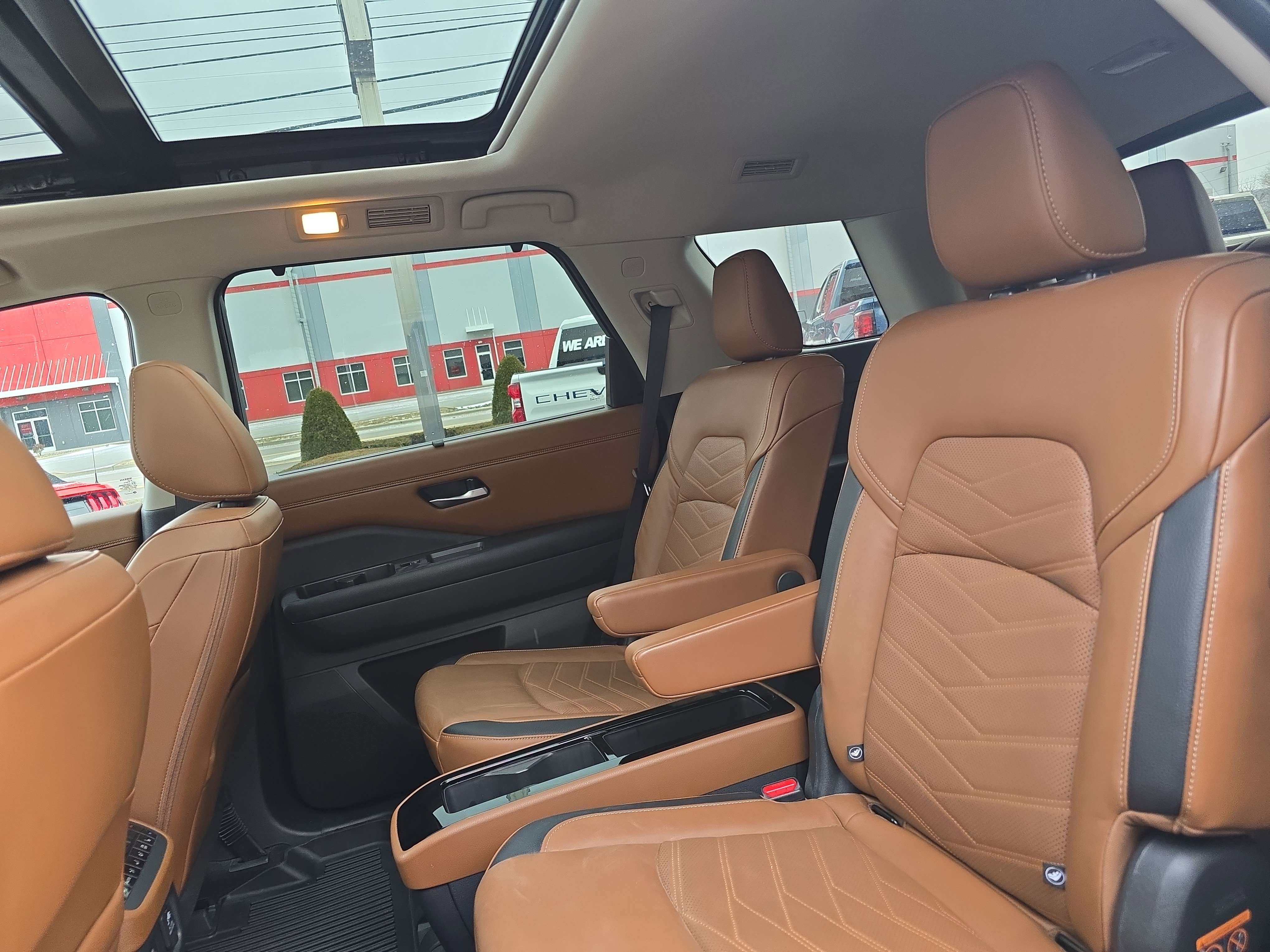 Used 2023 Nissan Pathfinder Platinum image 13