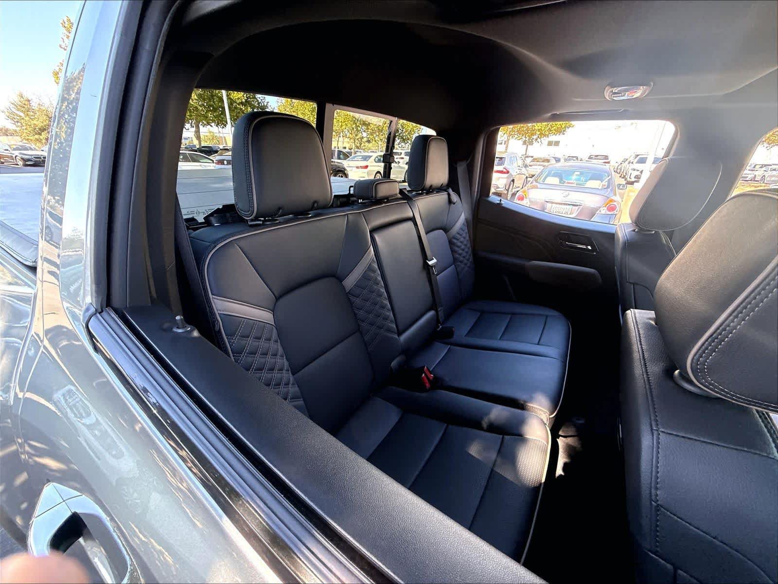 Used 2025 GMC Canyon Denali AWD/4WD image 25