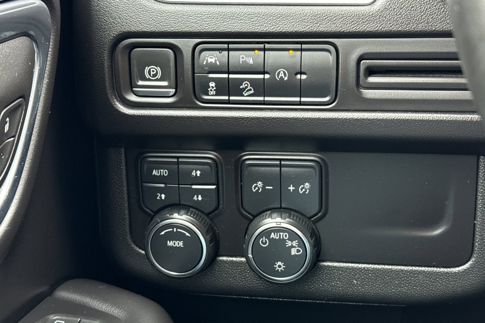 Used 2024 Chevrolet Tahoe Premier image 36