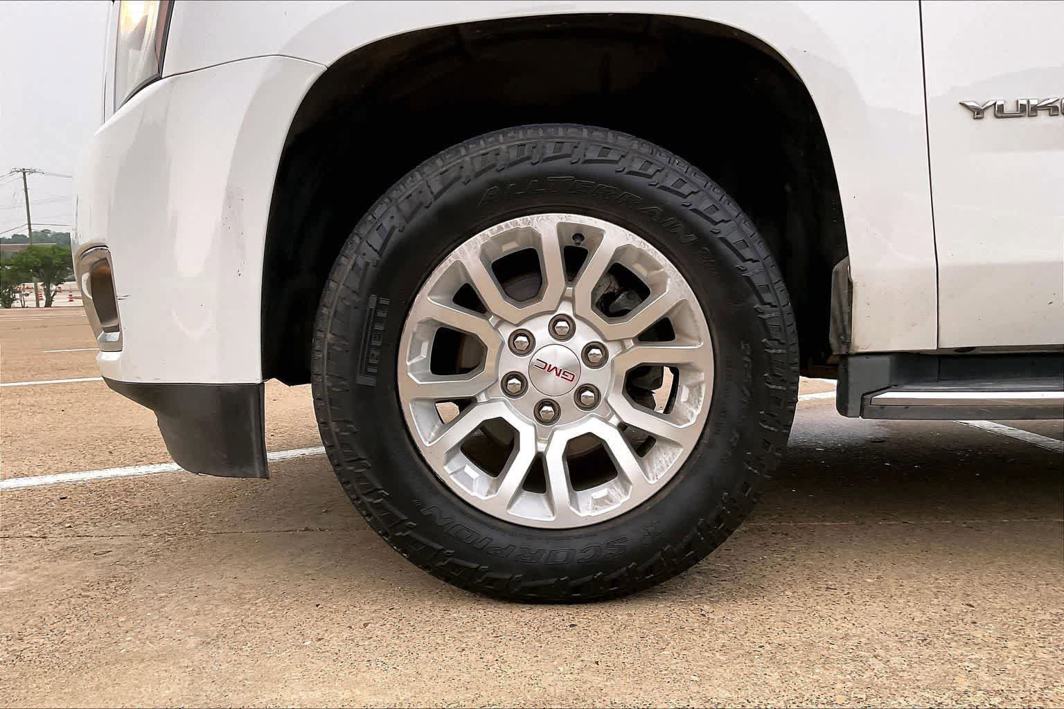 Used 2017 GMC Yukon SLT AWD/4WD image 7
