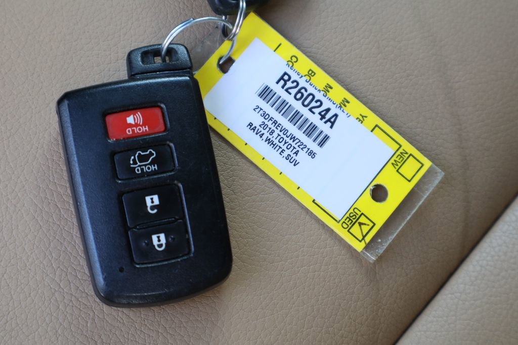 Used 2018 Toyota RAV4 Limited w/ Advanced Technology Package image 31