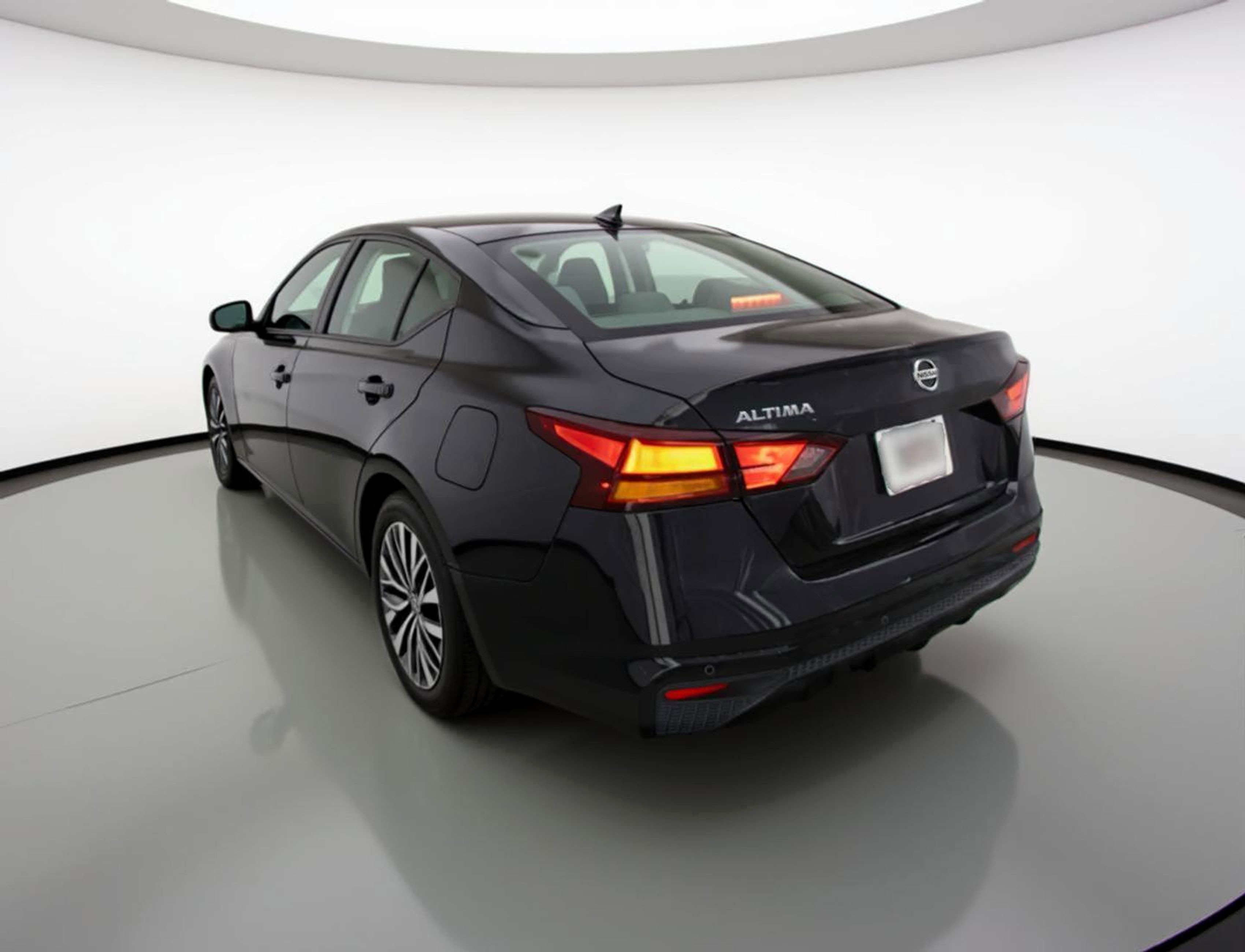 Used 2025 Nissan Altima 2.5 SV image 6